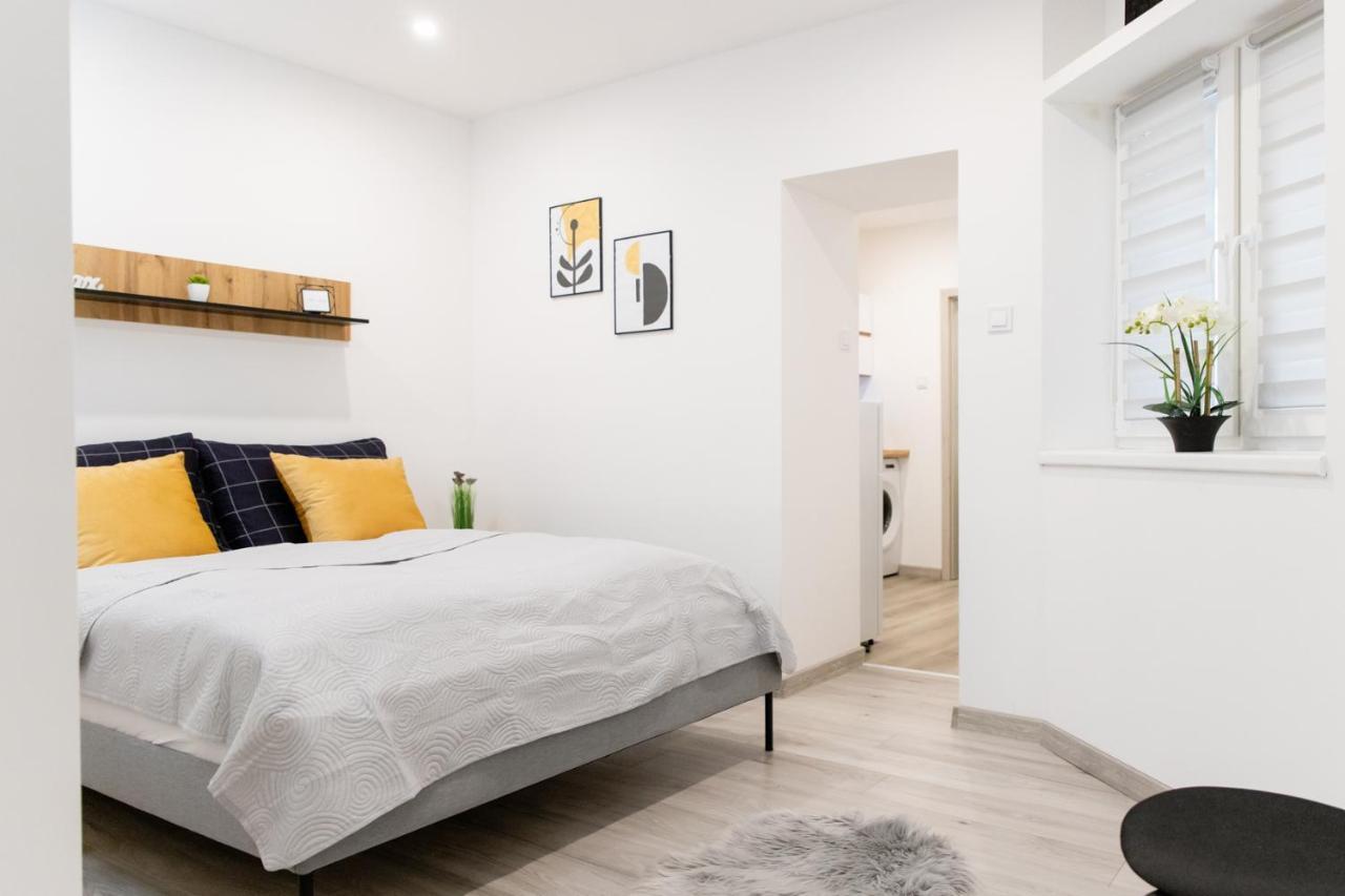 Štúrovo The Central Border Premium Apartment מראה חיצוני תמונה