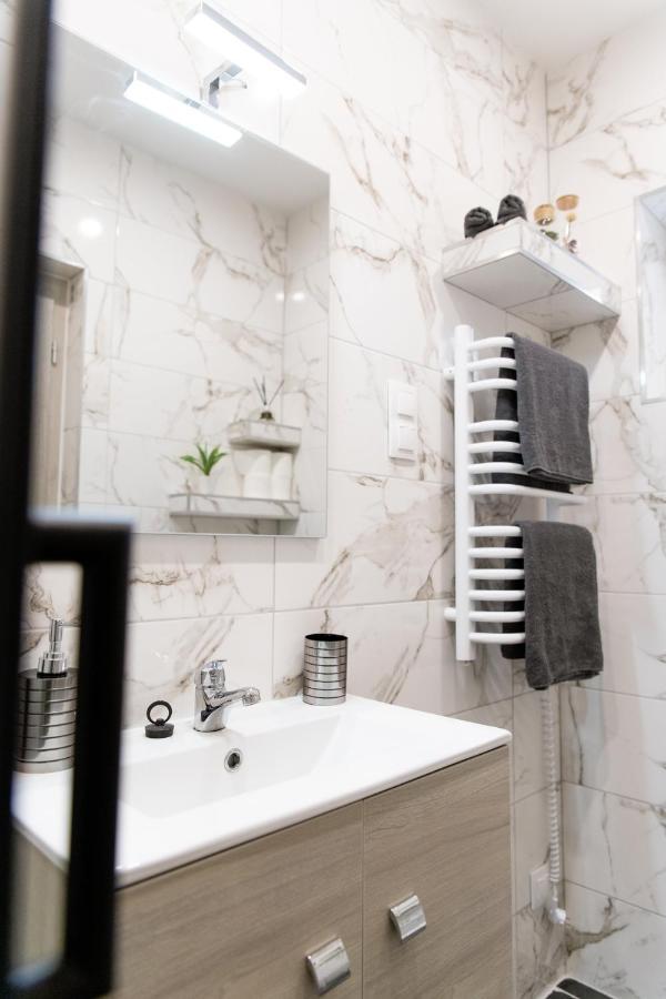 Štúrovo The Central Border Premium Apartment מראה חיצוני תמונה